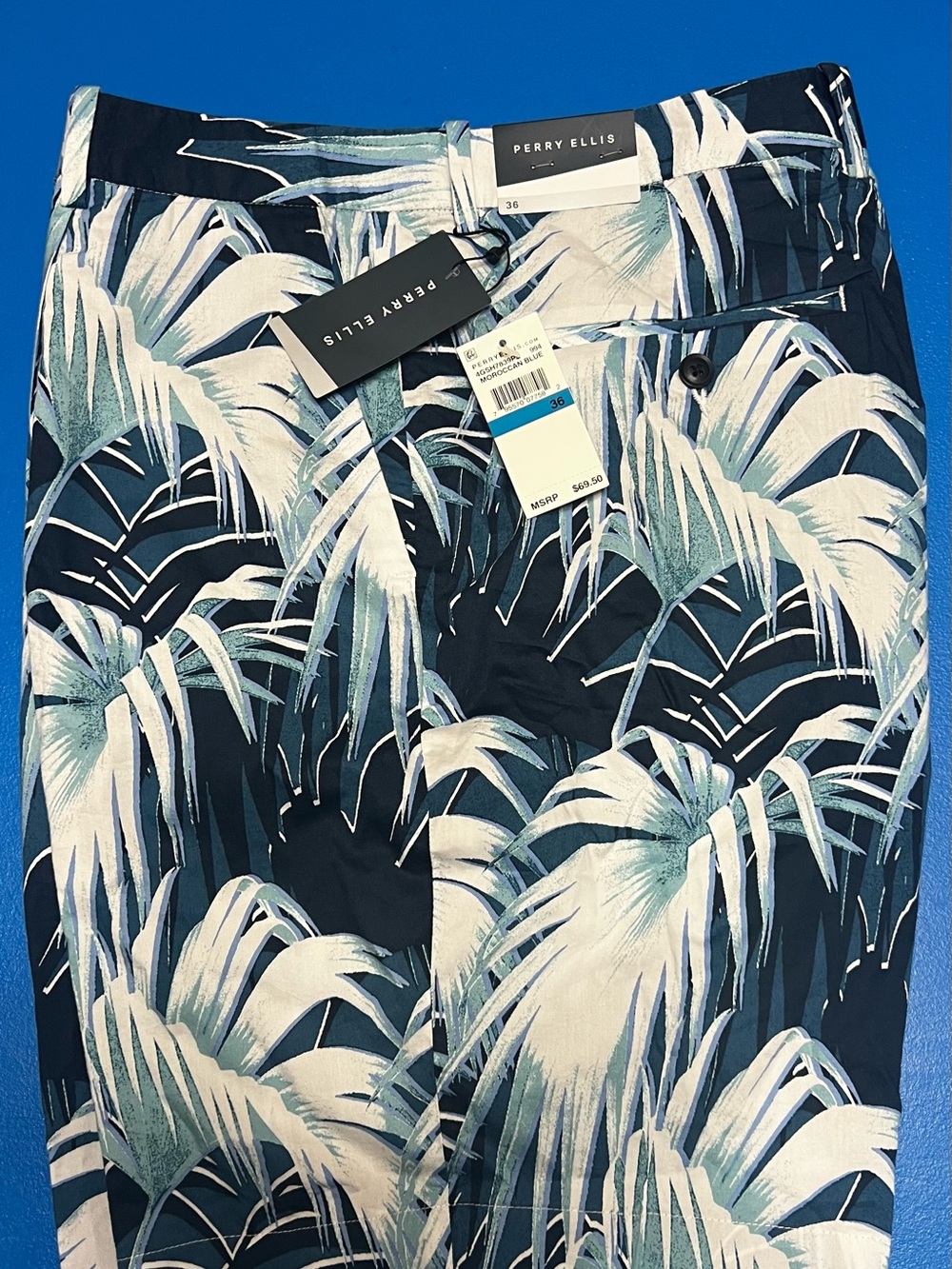 Perry Ellis navy and white palm-pattern shorts size 36 NWT